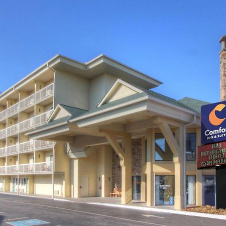 Comfort Inn & Suites At Dollywood Lane Pigeon Forge Exterior photo