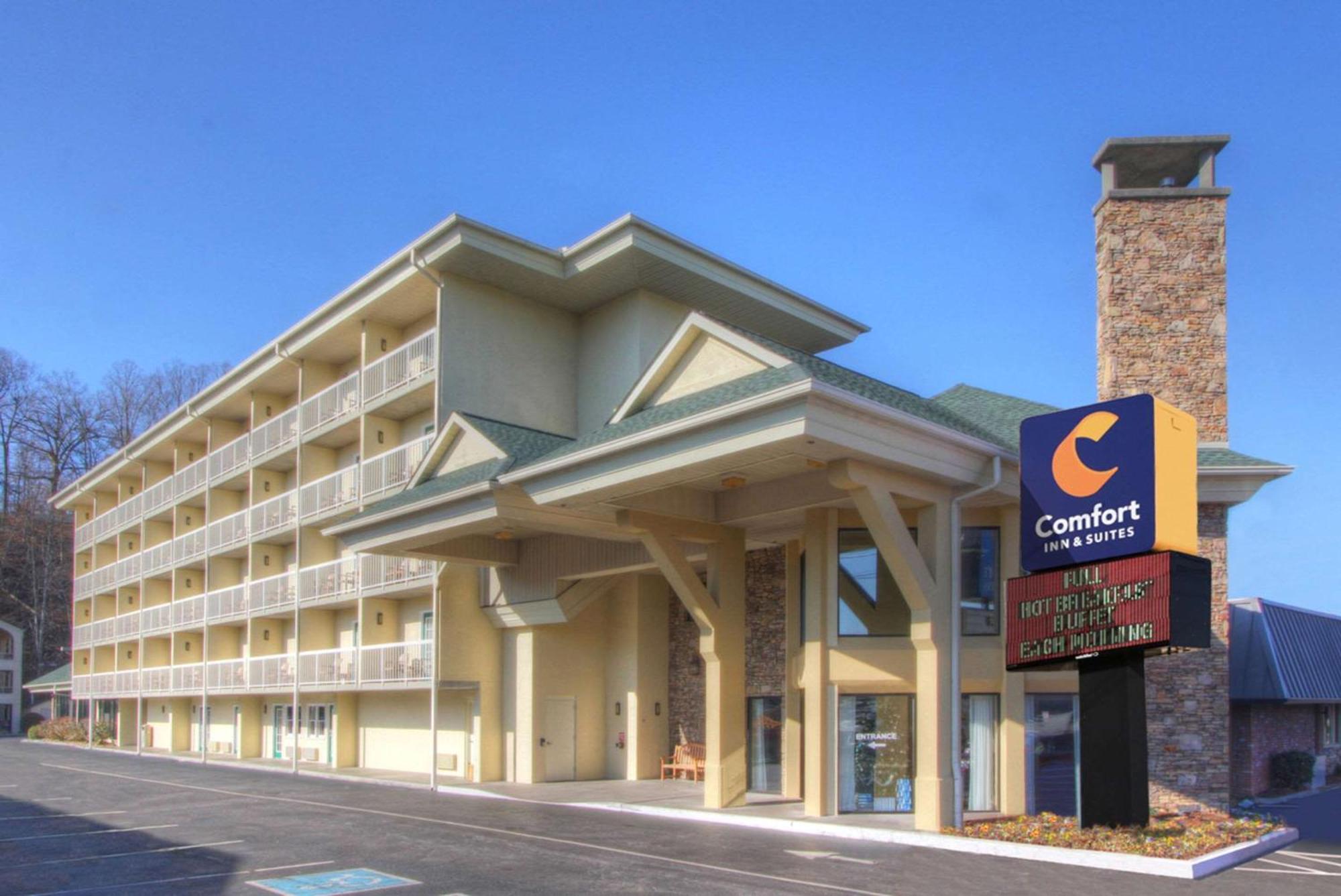 Comfort Inn & Suites At Dollywood Lane Pigeon Forge Exterior photo