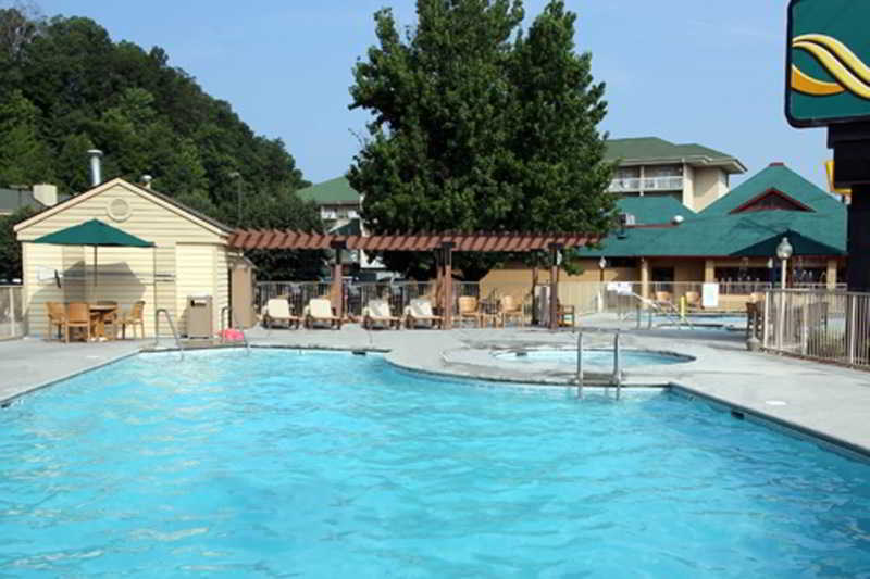 Comfort Inn & Suites At Dollywood Lane Pigeon Forge Exterior photo