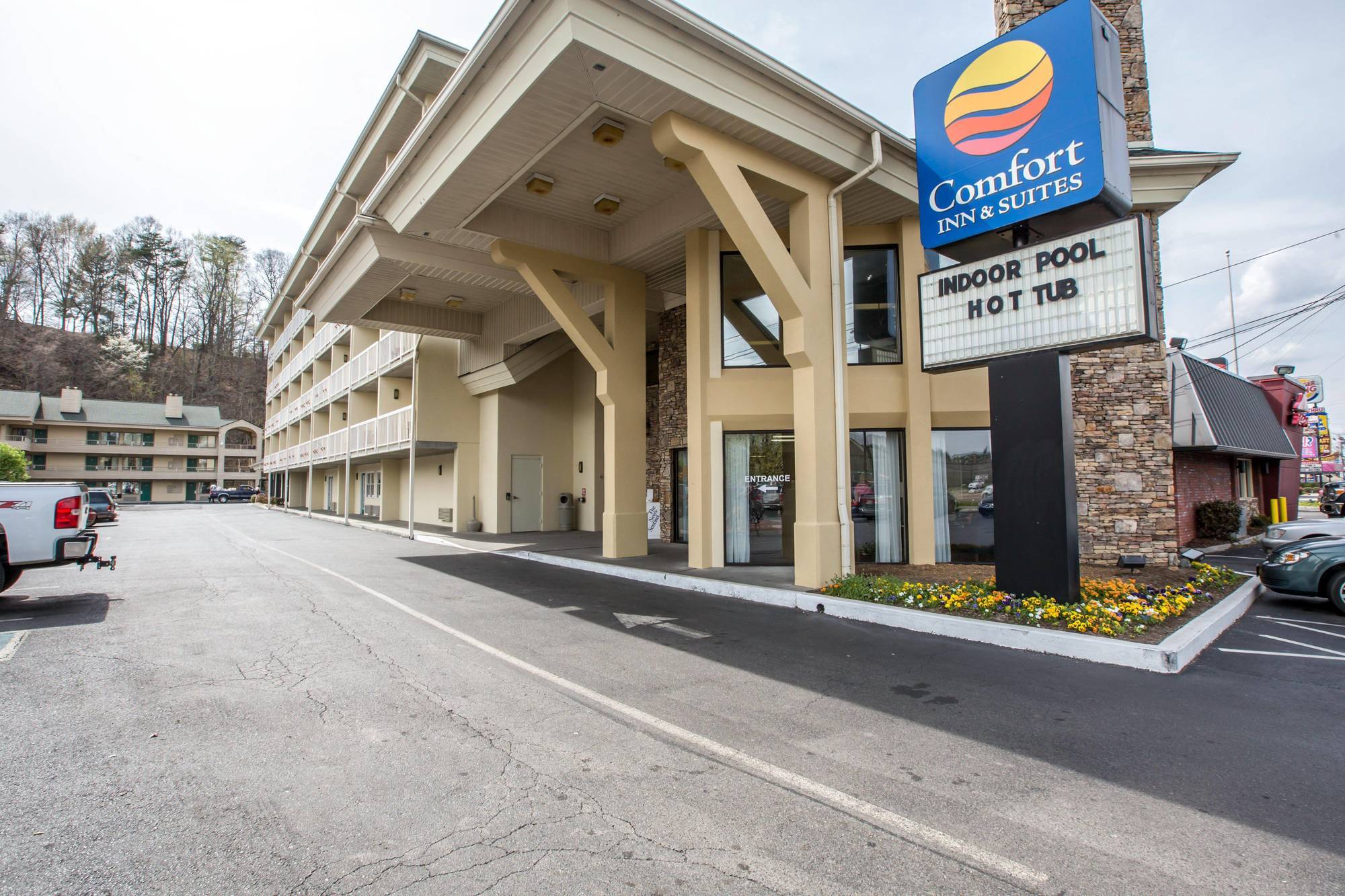 Comfort Inn & Suites At Dollywood Lane Pigeon Forge Exterior photo